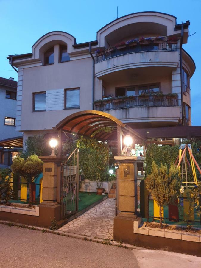 Green And Blue Apartments Banja Luka Exterior photo